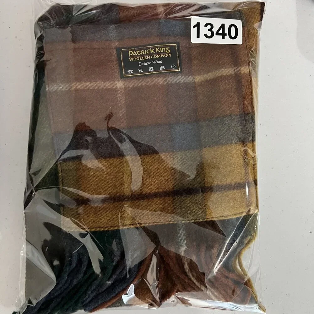Patrick King Woollen Co. Deluxe Wool Tartan Plaid Scarf Pockets Fringe Preppy